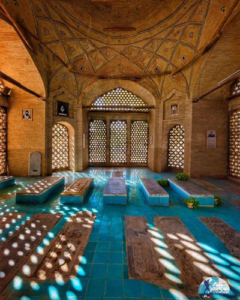 تور و تجربه دُنسه هتل بخردی اصفهان گشت در تخت فولاد اصفهان و آسترخاتون